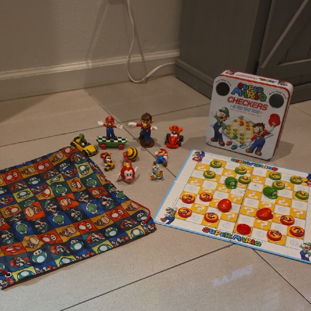Nintendo Super Mario Checkers & Tic Tac Toe Bundle